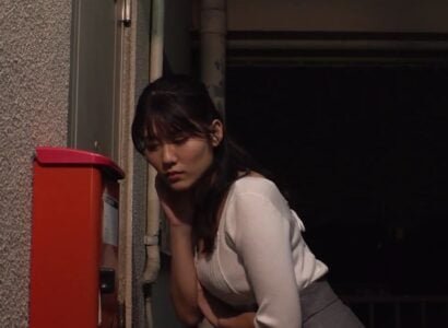 Anh hàng xóm phàn nàn về tiếng phim 18+ phát ra từ căn nhà, gây ra sự cố