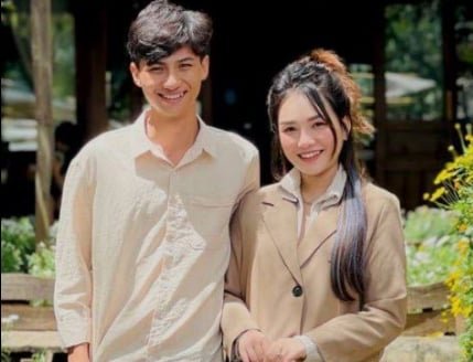 Trước khi lấy chồng, bạn thân hướng dẫn cách quan hệ tình dục